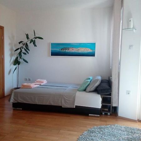 Apartment Boris Nis Bilik gambar