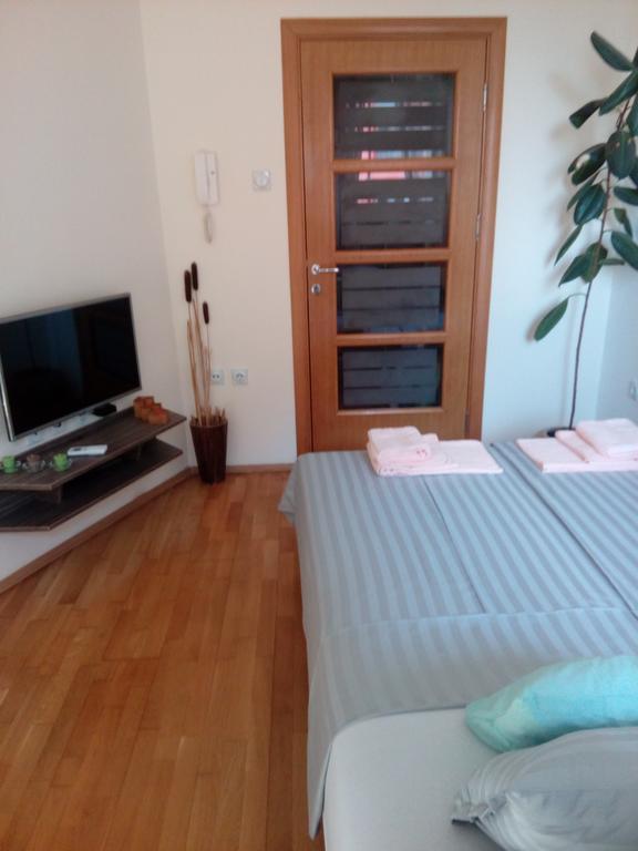 Apartment Boris Nis Bilik gambar