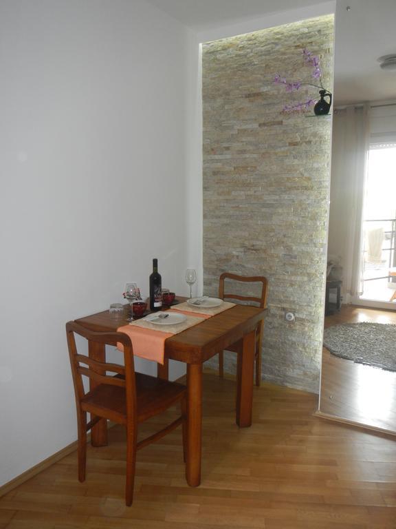 Apartment Boris Nis Bilik gambar